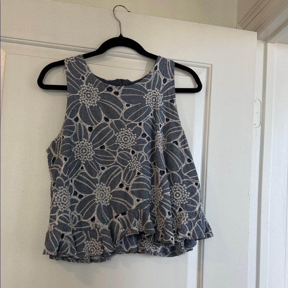 Floral Lace Sleeveless Top - Gray